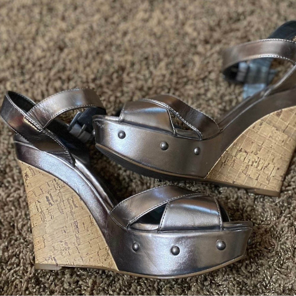 Simply Vera Vera Wang Silver Gray Espadrilles 7.5